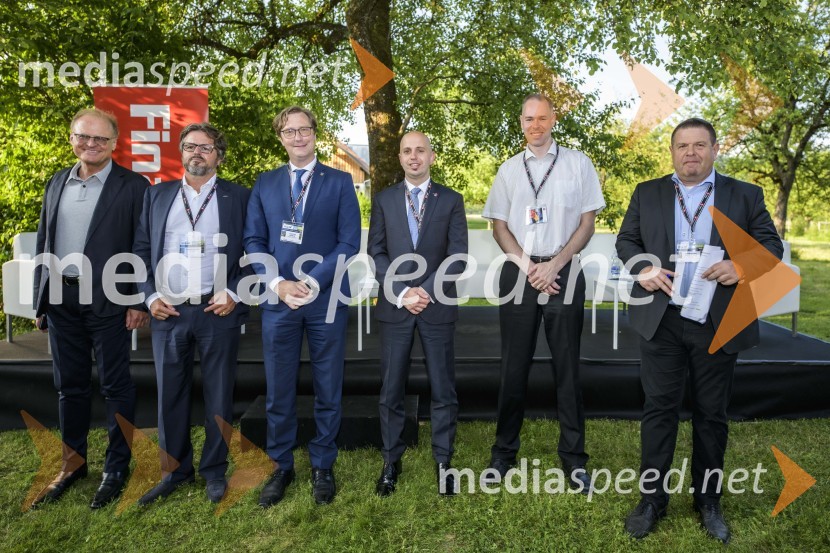  Janez  Škrabec, direktor Riko d.o.o., predsednik Slovensko-ruskega poslovnega sveta, častni konzul Belorusije;  Hubert Kosler, direktor Yaskawa Ristro d.o.o.; dr. Vladimir Prebilič, obramboslovec, župan občine Kočevje;  Samo Pogorelc, župan občine Ribnica;  Marko Stijepić, Podjetniški inkubator Kočevje;  Peter  Frankl, glavni urednik in direktor Časnika FinanceKočevsko Ribniški forum 2021