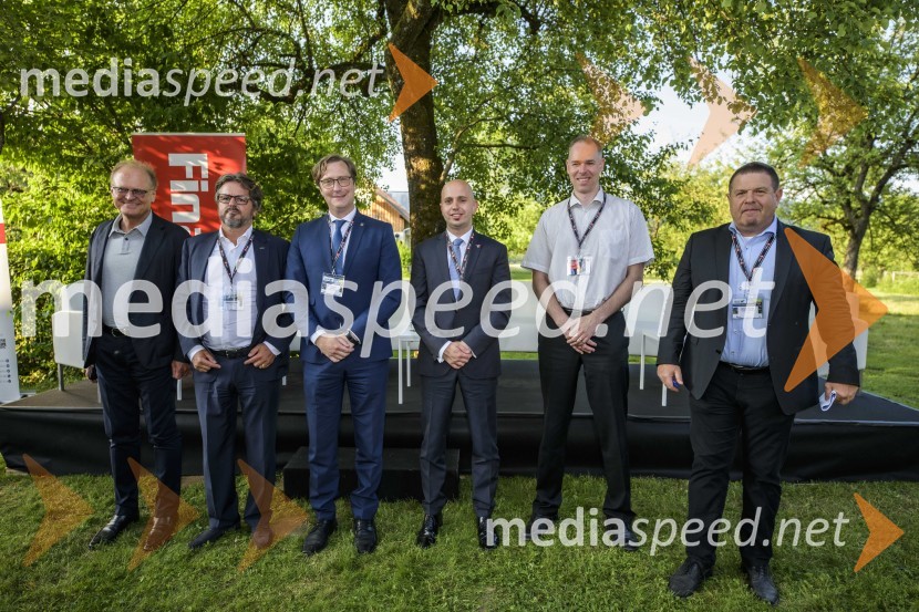  Janez  Škrabec, direktor Riko d.o.o., predsednik Slovensko-ruskega poslovnega sveta, častni konzul Belorusije;  Hubert Kosler, direktor Yaskawa Ristro d.o.o.; dr. Vladimir Prebilič, obramboslovec, župan občine Kočevje;  Samo Pogorelc, župan občine Ribnica;  Marko Stijepić, Podjetniški inkubator Kočevje;  Peter  Frankl, glavni urednik in direktor Časnika FinanceKočevsko Ribniški forum 2021