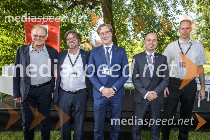  Janez  Škrabec, direktor Riko d.o.o., predsednik Slovensko-ruskega poslovnega sveta, častni konzul Belorusije;  Hubert Kosler, direktor Yaskawa Ristro d.o.o.; dr. Vladimir Prebilič, obramboslovec, župan občine Kočevje;  Samo Pogorelc, župan občine Ribnica;  Marko Stijepić, Podjetniški inkubator KočevjeKočevsko Ribniški forum 2021