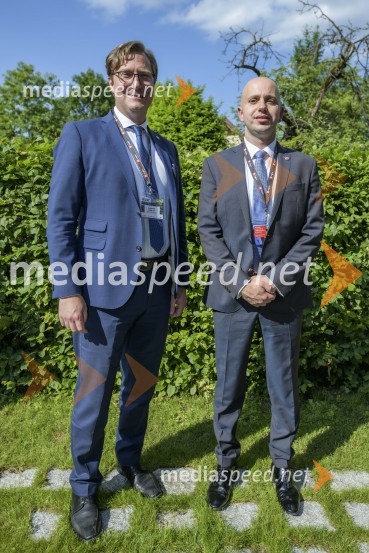 dr. Vladimir Prebilič, obramboslovec, župan občine Kočevje;  Samo Pogorelc, župan občine RibnicaKočevsko Ribniški forum 2021