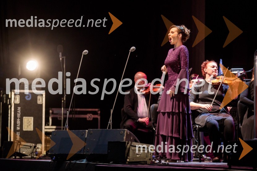  Valentina Čuden, operna pevkaOperna noč v Ljubljani