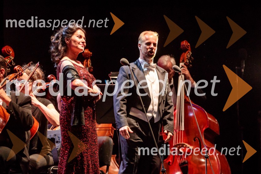  Irena  Petkova, operna pevka;  Martin Sušnik, operni solistOperna noč v Ljubljani