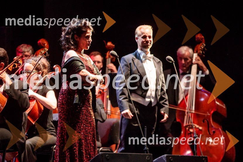  Irena  Petkova, operna pevka;  Martin Sušnik, operni solistOperna noč v Ljubljani