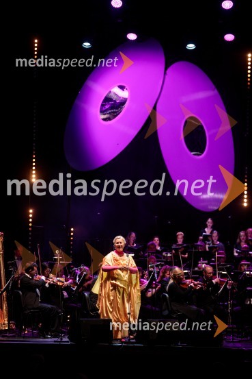  Andreja Zakonjšek Krt, sopranistkaOperna noč v Ljubljani