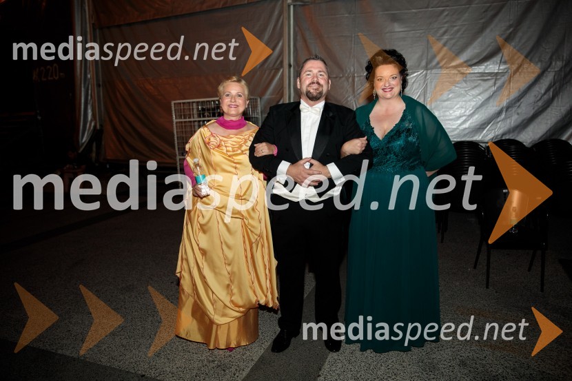  Andreja Zakonjšek Krt, sopranistka;  Jaki Jurgec, operni solist;  Rebeka Lokar, operna pevkaOperna noč v Ljubljani