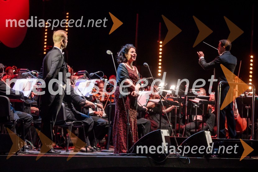  Martin Sušnik, operni solist;  Irena  Petkova, operna pevkaOperna noč v Ljubljani