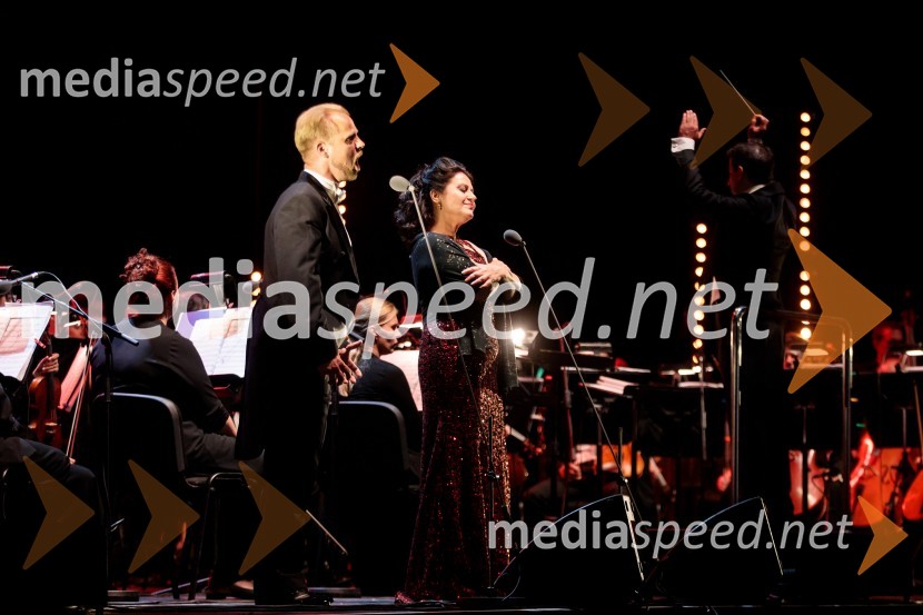  Martin Sušnik, operni solist;  Irena  Petkova, operna pevkaOperna noč v Ljubljani