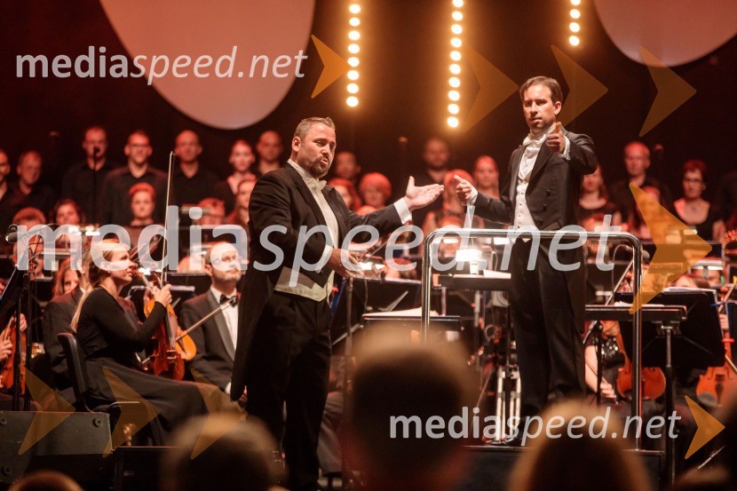  Jaki Jurgec, operni solist;  Simon Krečič, dirigent in pianistOperna noč v Ljubljani