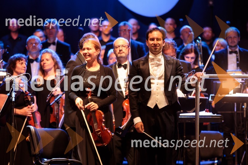  ... ;  Simon Krečič, dirigent in pianistOperna noč v Ljubljani