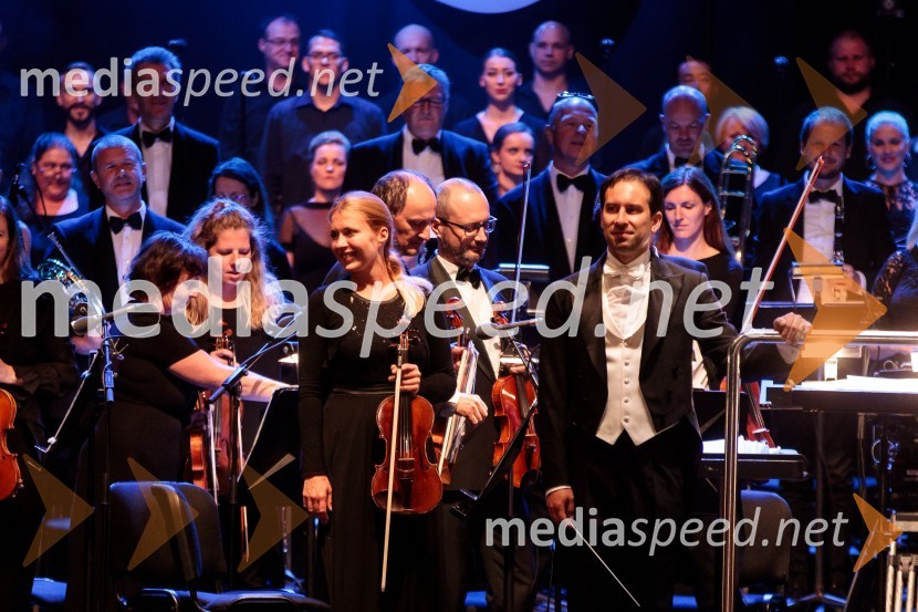  ... ;  Simon Krečič, dirigent in pianistOperna noč v Ljubljani