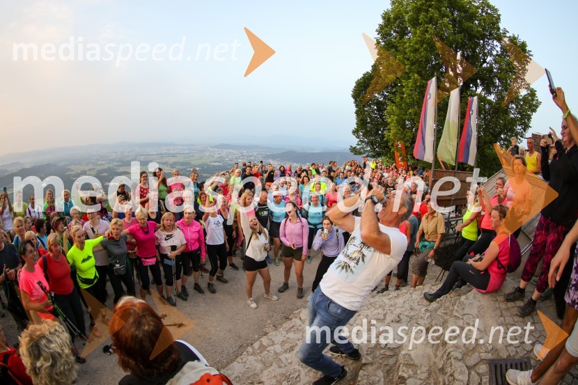  VIli Resnik, pevecOd vzhoda do vzhoda - šesti skupinski vzpon na Šmarno goro