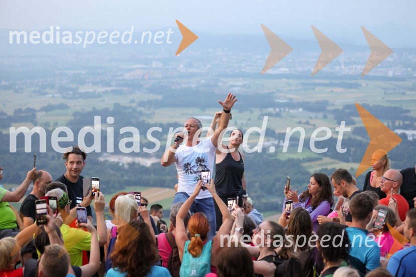  VIli Resnik, pevecOd vzhoda do vzhoda - šesti skupinski vzpon na Šmarno goro