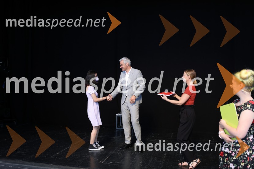  ... ;  Aleksander Saša Arsenovič, župan, Mestna občina Maribor;  ... Župan MOM Saša Arsenovič podelil priznanja najuspešnejšim učencem in dijakom