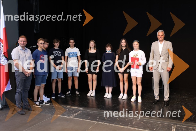  ... ;  ... ;  ... ;  ... ;  ... ;  ... ;  ... ;  ... ;  ... ;  Aleksander Saša Arsenovič, župan, Mestna občina MariborŽupan MOM Saša Arsenovič podelil priznanja najuspešnejšim učencem in dijakom