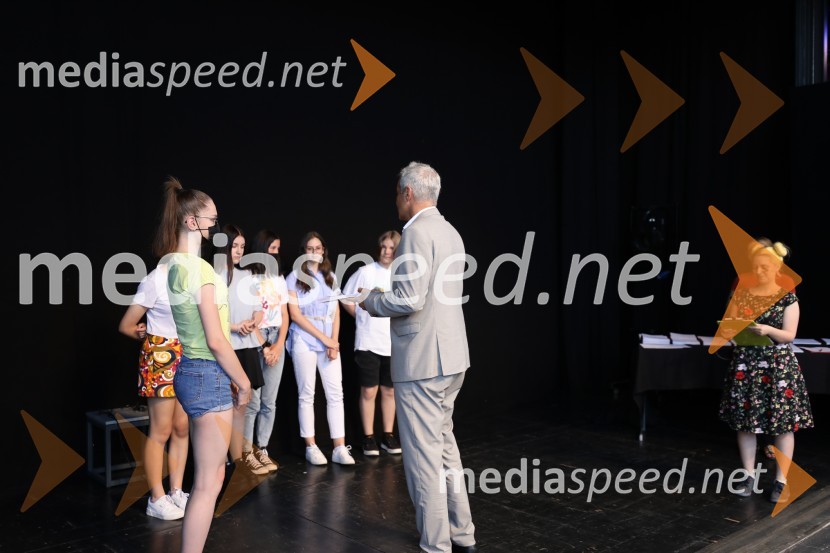  ... ;  Aleksander Saša Arsenovič, župan, Mestna občina MariborŽupan MOM Saša Arsenovič podelil priznanja najuspešnejšim učencem in dijakom