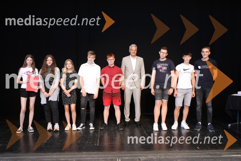  ... ;  ... ;  ... ;  ... ;  ... ;  Aleksander Saša Arsenovič, župan, Mestna občina Maribor;  ... ;  ... ;  ... Župan MOM Saša Arsenovič podelil priznanja najuspešnejšim učencem in dijakom