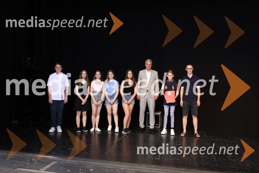  ... ;  ... ;  ... ;  ... ;  ... ;  Aleksander Saša Arsenovič, župan, Mestna občina Maribor;  ... ;  ... Župan MOM Saša Arsenovič podelil priznanja najuspešnejšim učencem in dijakom