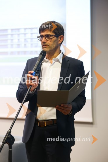  Matjaž Rakovec, župan Mestne občine KranjIzgradnja doma upokojencev Kranj, natečajne rešitve