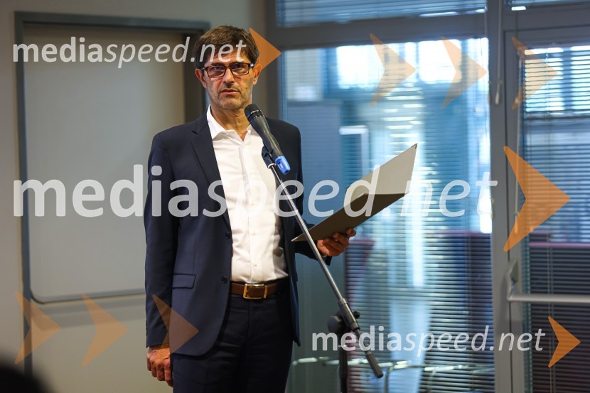  Matjaž Rakovec, župan Mestne občine KranjIzgradnja doma upokojencev Kranj, natečajne rešitve