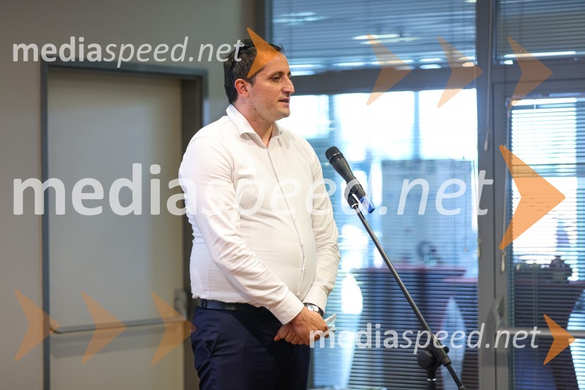  Andrej Grdiša, v. d. generalnega direktorja Direktorata za starejše in deinstitucionalizacijoIzgradnja doma upokojencev Kranj, natečajne rešitve