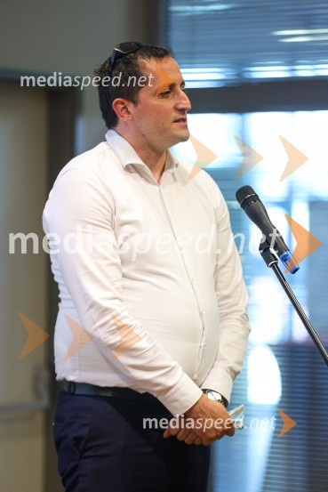  Andrej Grdiša, v. d. generalnega direktorja Direktorata za starejše in deinstitucionalizacijo Ministrstva za delo, družino, socialne zadeve in enake možnostiIzgradnja doma upokojencev Kranj, natečajne rešitve