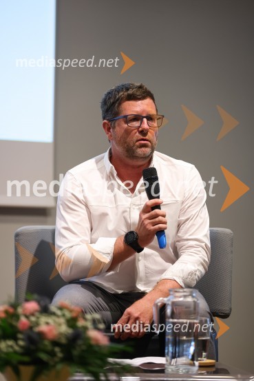 Izgradnja doma upokojencev Kranj, natečajne rešitve