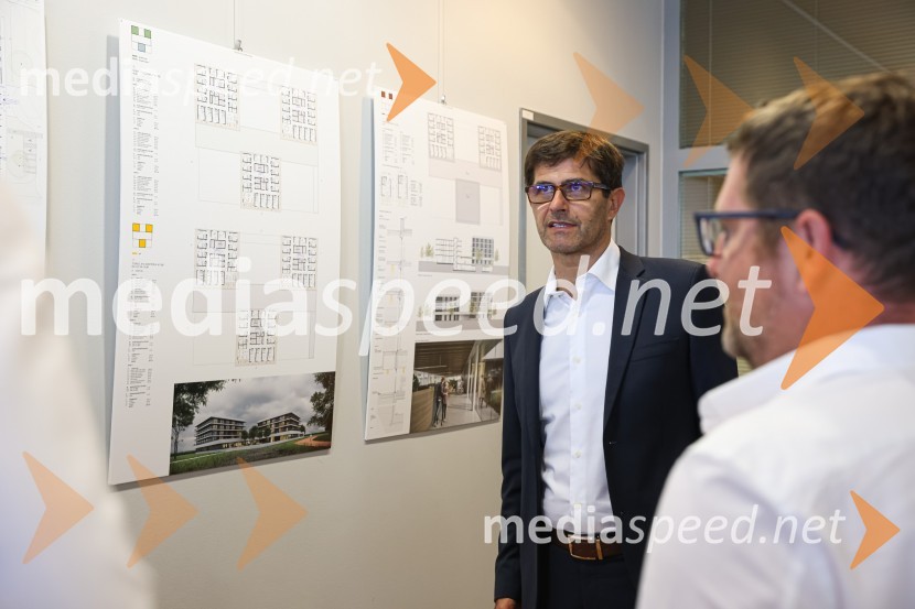  Matjaž Rakovec, župan Mestne občine KranjIzgradnja doma upokojencev Kranj, natečajne rešitve