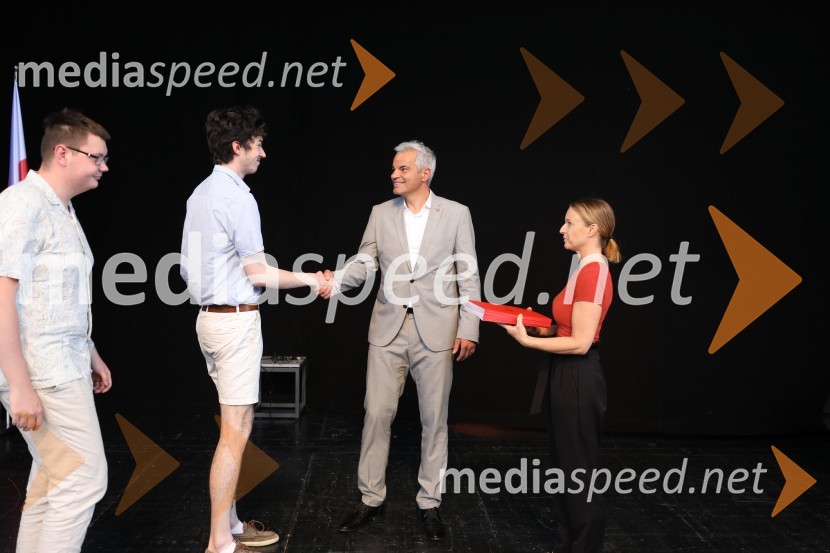  ... ;  ... ;  Aleksander Saša Arsenovič, župan, Mestna občina Maribor;  ... Župan MOM Saša Arsenovič podelil priznanja najuspešnejšim učencem in dijakom