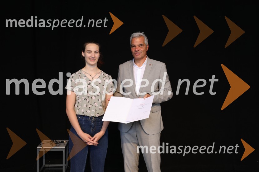  ... ;  Aleksander Saša Arsenovič, župan, Mestna občina MariborŽupan MOM Saša Arsenovič podelil priznanja najuspešnejšim učencem in dijakom