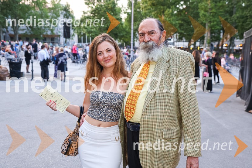  ... ;  Marijan Zlobec, novinar, kritikPoletna noč 2021, poklon Tadeju Hrušovarju