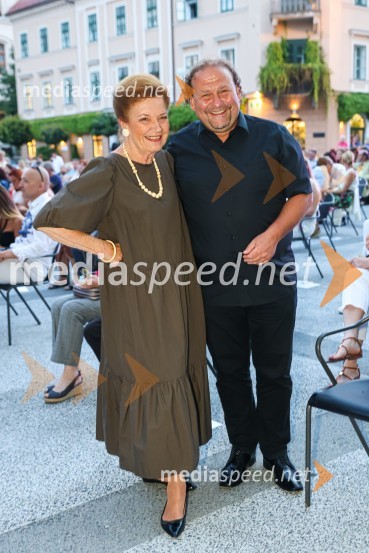  Elza Budau, slovenska tekstopiska, pesnica in pisateljica;  Darko  Brlek, direktor in umetniški vodja, Festival LjubljanaPoletna noč 2021, poklon Tadeju Hrušovarju