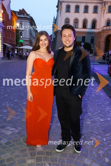  Špela Lešnjek, pevka;  Alex Volasko, pevecPoletna noč 2021, poklon Tadeju Hrušovarju