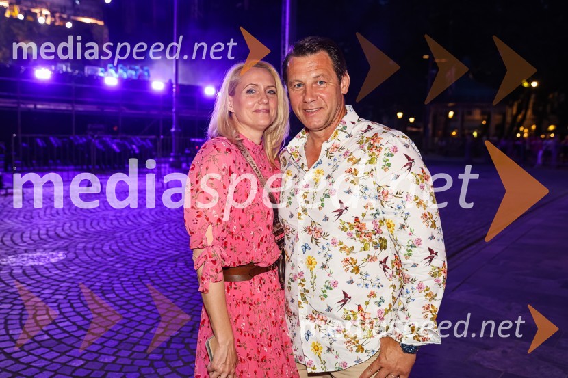  Tina Vozelj;  Marko Vozelj, pevecPoletna noč 2021, poklon Tadeju Hrušovarju