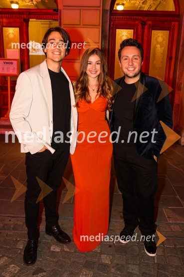  ... ;  Špela Lešnjek, pevka;  Alex Volasko, pevecPoletna noč 2021, poklon Tadeju Hrušovarju