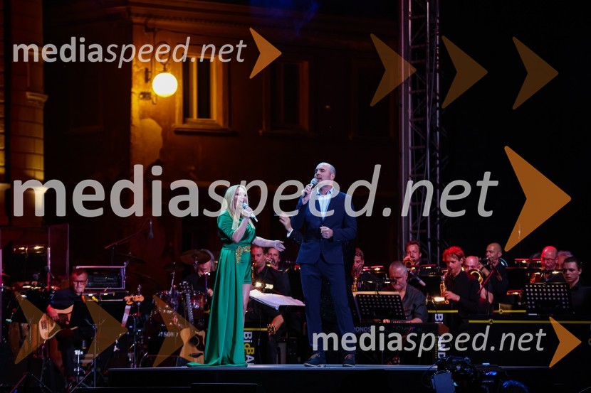  Nuša Derenda, pevka;  Bernard HrušovarPoletna noč 2021, poklon Tadeju Hrušovarju