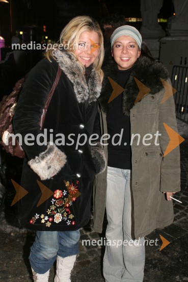 Pevka Neisha in Veronika Žajdela, igralka in televizijska voditeljicaSilvestrovanje, Glavni trg Maribor