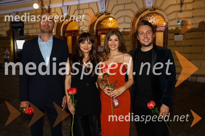  Bernard Hrušovar;  ... ;  Špela Lešnjek, pevka;  Alex Volasko, pevecPoletna noč 2021, poklon Tadeju Hrušovarju