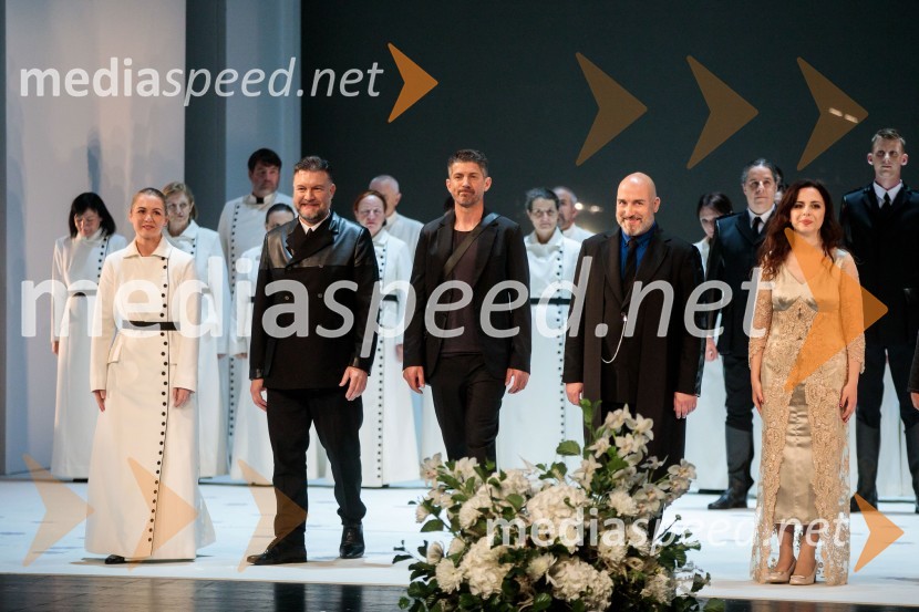  Urška  Breznik, operna pevka;  Janko  Volčanšek, bas, Slovenski oktet;  ... ;  Jože Vidic, operni pevec, bariton, Slovenski oktet;  Rossana Potenza, operna pevkaTosca, premiera SNG Opera in balet Ljubljana