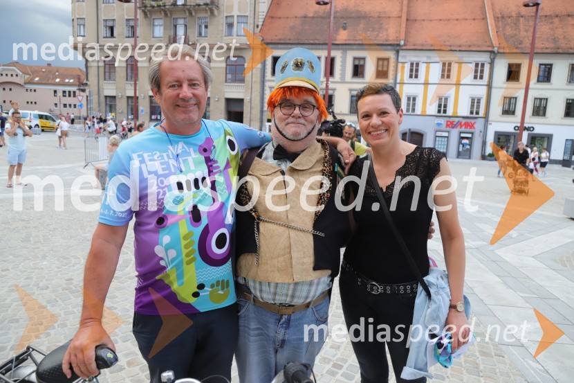  Vladimir  Rukavina Gogo, direktor Narodnega doma Maribor ter direktor Festivala Lent ;  ... ;  ... Festival Lent 2021, otvoritev