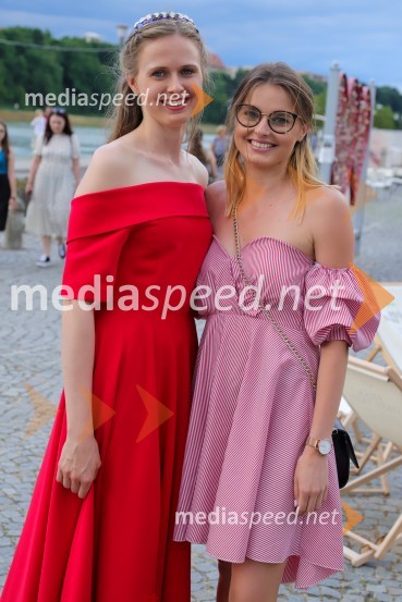  Neža Jarc, Mariborska vinska kraljica 2020;  Lucija NukenaurFestival Lent 2021, otvoritev