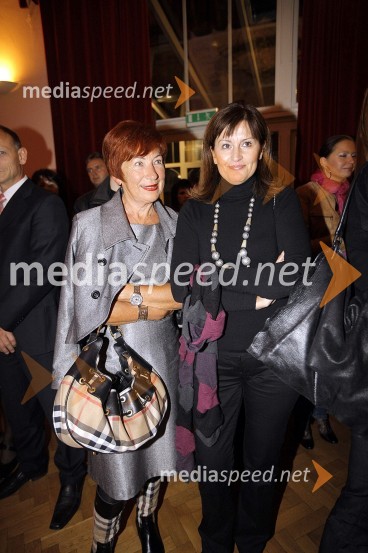 Zinka Turnšek, soproga Toneta Turnška in Majda KlanjšekModni navdihi, gala modna revija ob 10. obletnici