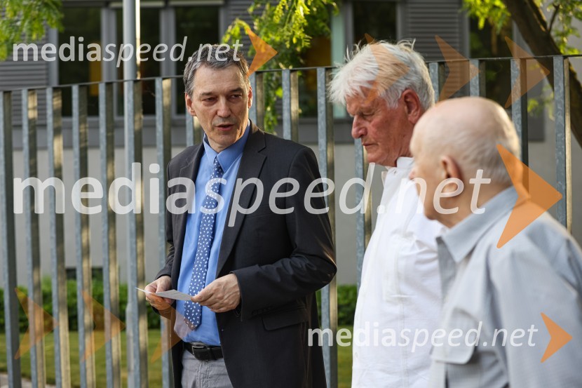  Matija Šenk, član uprave, Generali;  Aleksander  Bassin, muzejski svetnik;  Franc Novinc, umetnikFranc Novinc, razstava Harmonija barvne uglašenosti, Generali galerija