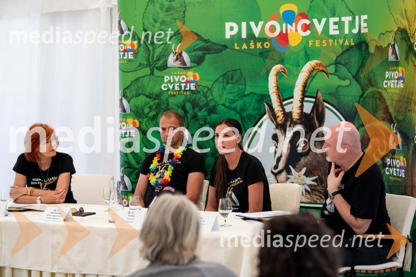  Darinka Pavlič Kamien, strokovnjakinja za komuniciranje;  Urban Kramberger, manager blagovne skupine, Pivovarna Laško Union;  Tina Belej, STIK Laško, direktorica;  Urban Centa, programski direktor festivala Pivo in cvetje LaškoPivo in cvetje 2021, novinarska konferenca pred festivalom