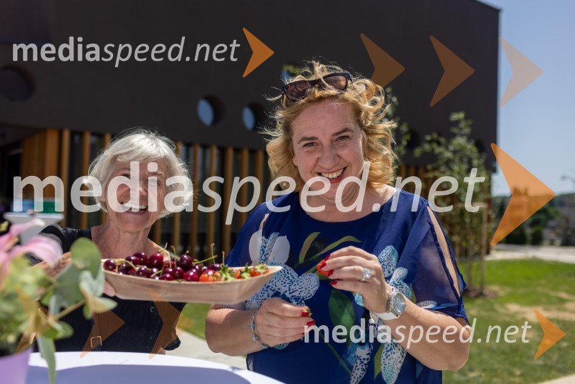  ... ;  Ksenija  Gajić, vodja cvetličarne AralijaOtvoritev Poslovilne dvorane na Pokopališču Pobrežje