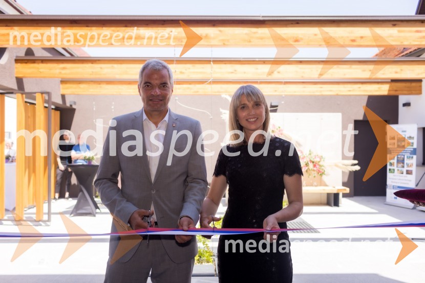  Aleksander Saša Arsenovič, župan, Mestna občina Maribor; mag. Lidija Pliberšek, direktorica Pogrebnega podjetje Maribor d.d., direktorica Javni Holding Maribor, predsednica ASCE, Otvoritev Poslovilne dvorane na Pokopališču Pobrežje