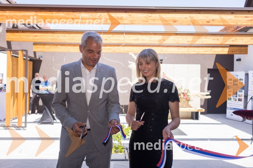  Aleksander Saša Arsenovič, župan, Mestna občina Maribor; mag. Lidija Pliberšek, direktorica Pogrebnega podjetje Maribor d.d., direktorica Javni Holding Maribor, predsednica ASCE, Otvoritev Poslovilne dvorane na Pokopališču Pobrežje