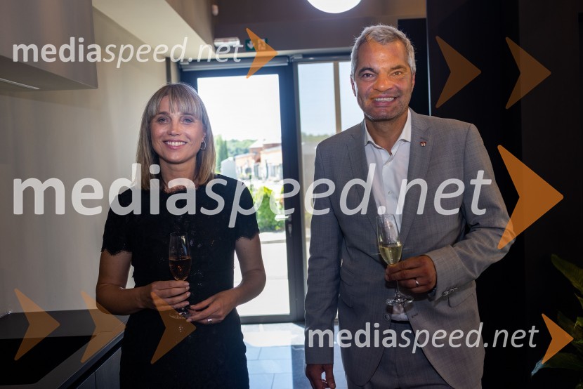 mag. Lidija Pliberšek, direktorica Pogrebnega podjetje Maribor d.d., direktorica Javni Holding Maribor, predsednica ASCE, ;  Aleksander Saša Arsenovič, župan, Mestna občina MariborOtvoritev Poslovilne dvorane na Pokopališču Pobrežje