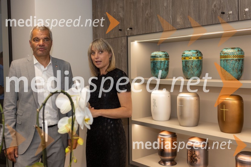  Aleksander Saša Arsenovič, župan, Mestna občina Maribor; mag. Lidija Pliberšek, direktorica Pogrebnega podjetje Maribor d.d., direktorica Javni Holding Maribor, predsednica ASCE, Otvoritev Poslovilne dvorane na Pokopališču Pobrežje