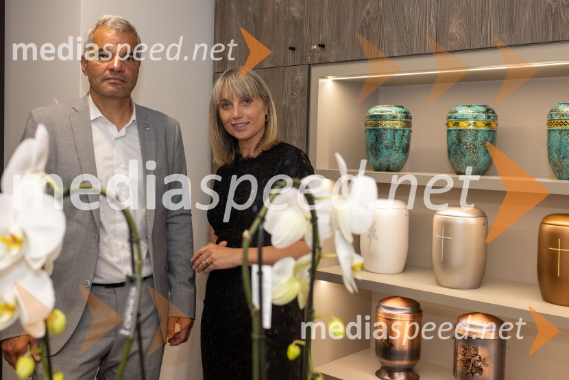  Aleksander Saša Arsenovič, župan, Mestna občina Maribor; mag. Lidija Pliberšek, direktorica Pogrebnega podjetje Maribor d.d., direktorica Javni Holding Maribor, predsednica ASCE, Otvoritev Poslovilne dvorane na Pokopališču Pobrežje