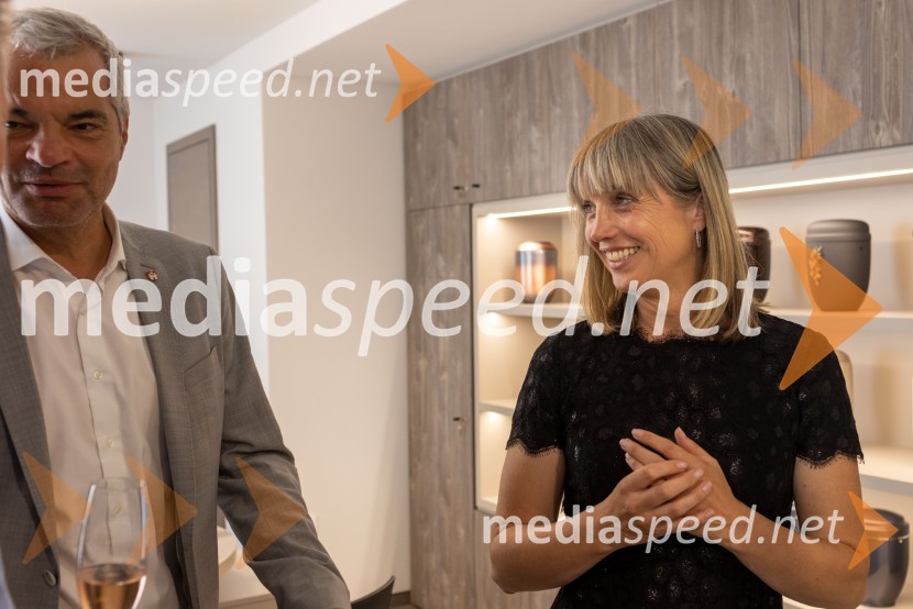  Aleksander Saša Arsenovič, župan, Mestna občina Maribor; mag. Lidija Pliberšek, direktorica Pogrebnega podjetje Maribor d.d., direktorica Javni Holding Maribor, predsednica ASCE, Otvoritev Poslovilne dvorane na Pokopališču Pobrežje